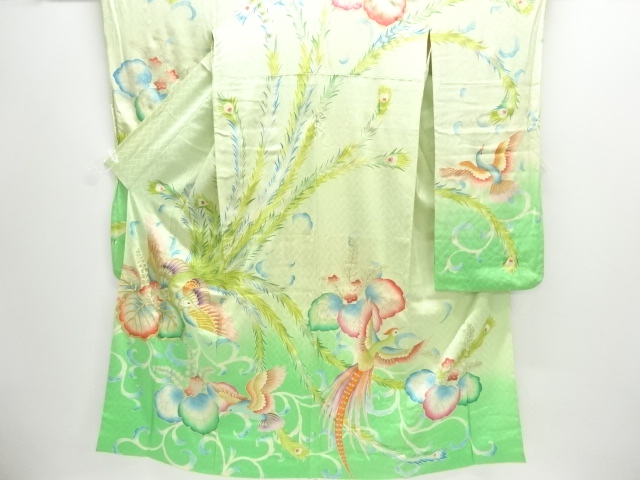 アンティーク　孔雀に桐模様刺繍振袖